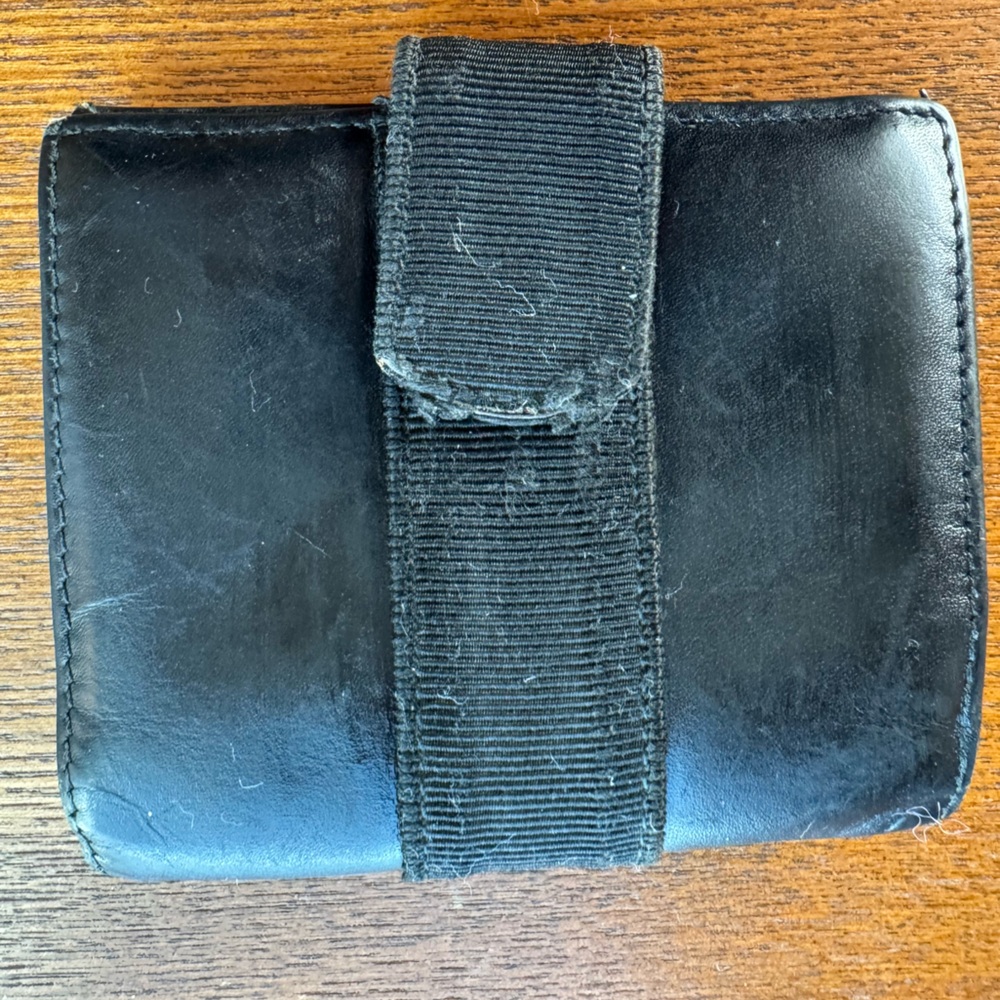 Salvatore Ferragamo Vara Bifold Black Leather Wallet w/COA - Picture 2 of 13